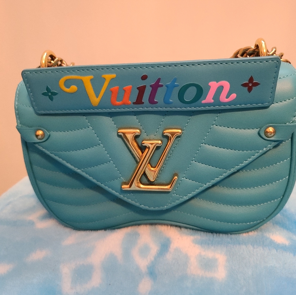❌❌SOLD❌❌LIKE NEW louis vuitton WAVE - Picture 2 of 13